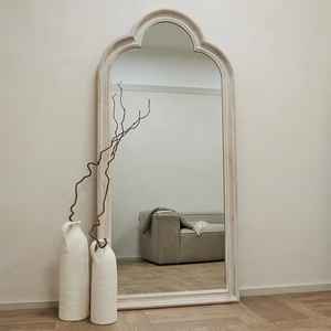 Miroir sur pied en teck festonné avec cadre en teck massif, fait main, écologique, style campagne française pour salon, chambre, villa - Product Image 1
