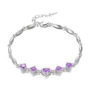Elegante Medalla Ecológica de Latón con Tema de Amor y Grabado Láser para Mujeres y Niñas - Regalo para Ella - Product Image 5