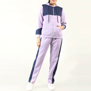 Ensemble de survêtement professionnel pour femmes athlètes, coupe ajustée, veste zippée intégrale et pantalon - Product Image 1
