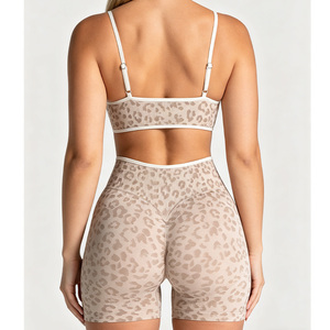 Conjunto Deportivo de 2 Piezas para Mujer, Talla Grande, Estampado de Leopardo, Sin Costuras, Ecológico, Leggings de Cintura Alta y Pantalones Cortos, Tendencia 2026 - Product Image 5