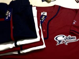 Ensembles d'uniformes de baseball de haute qualité en polyester respirant, idéaux pour les équipes universitaires compétitives aux championnats nationaux - Product Image 5