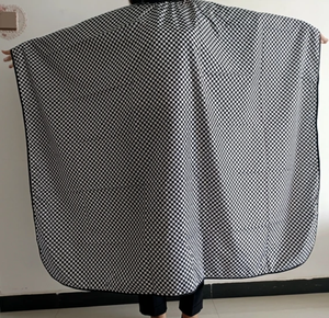 Capes de Barbier de Qualité Supérieure, Cape de Salon Imperméable, Légère, Moderne, Élégante et Confortable pour la Coiffure - Product Image 5