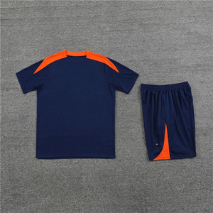 Maillot de football unisexe orange avec short marine, uniforme respirant en polyester, vêtements de sport pour adultes, impression numérique, service OEM - Product Image 5