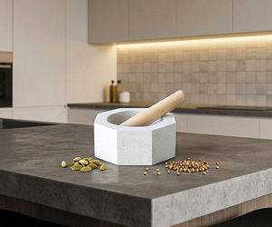 Juego de Mortero y Pilón de Piedra Blanca Premium, Diseño Hexagonal, Molinillo Manual de Especias, Utensilio de Cocina - Product Image 1