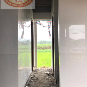 Dalles de marbre blanc du Vietnam en gros, polies haute brillance, coupées à la scie, pour la décoration intérieure d'hôtels - Product Image 2