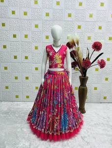 ชุดสาหรี่กะมีซสีแดงพิมพ์ลายแบบดั้งเดิมของ NiMa Creations สำหรับเด็กผู้หญิง ความยาวระดับเข่า ผ้าไหมแห้งเร็ว เหมาะสำหรับงานแต่งงาน สไตล์อินเดีย-ปากีสถาน แบบปกติ - Product Image 5