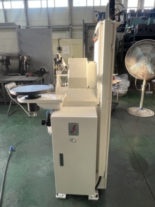 [Maquinaria CCM (Chang Cho)] Máquina Roscadora de Roscas Serie CCM CR-03, 450 Piezas/min, Roscadora Industrial de Pernos - Product Image 3