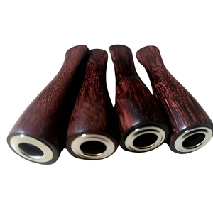 Pipa de Fumar de Madera Natural Reutilizable, Ecológica, Duradera, de Estilo Clásico y Hecha a Mano - Product Image 1