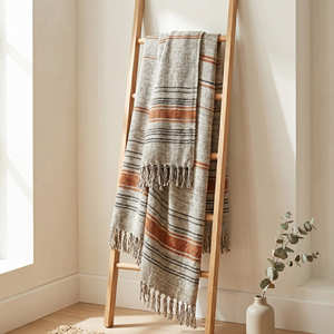 Manta de Sofá Tejida a Mano con Rayas Multicolores de Algodón Natural para Colecciones de Decoración del Hogar de Estilo Costero, Rústico y Contemporáneo - Product Image 1