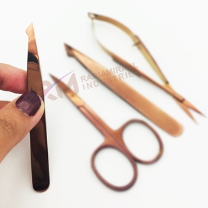 Pince à épiler RMI en acier inoxydable durable, couleur or rose, avec ressort, pour la coupe et le façonnage des sourcils, pointue, avec logo personnalisé - Product Image 4