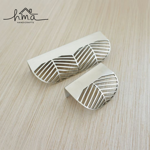 Poignée de meuble en laiton plaqué argent de designer pour tiroirs et portes de cuisine et salle de bain, vente en gros, produit phare - Product Image 4