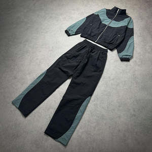 ชุดเซ็ตเสื้อฮู้ดดี้และกางเกงจ็อกเกอร์ผู้ชายพิมพ์ลายตามสั่งสำหรับฤดูใบไม้ร่วง ผลิตจากผ้าฝ้ายระบายอากาศเป็นมิตรกับสิ่งแวดล้อม - Product Image 1