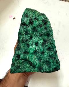 Piedra Preciosa Natural de Berilo en Bruto – Cristal de Berilo Sin Cortar para Joyería, Sanación y Colección de Minerales - Product Image 4