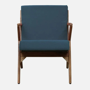 Fauteuil en bois de style mid-century modern avec dossier solide et revêtement bleu, chaise de salon au design ergonomique - Product Image 3
