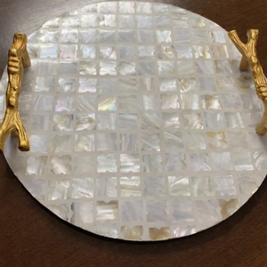 Nouveaux plateaux de service et de rangement en métal avec incrustations de nacre, design artisanal, pour le Ramadan, l'Aïd, les fêtes, et la décoration de table. - Product Image 1