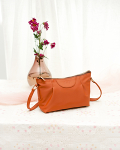 Bolso Bandolera Meera para Mujer, Cuero Sintético Premium, Cierre de Cremallera, para Uso Diario, Compras, Actividades al Aire Libre, Todas las Temporadas - Product Image 1