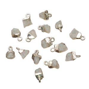 จี้หินมูนสโตนสีรุ้งดิบขนาด 15x10 มม. – จี้พลอยเคลือบทอง - Product Image 4