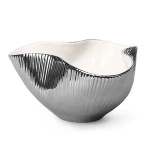 Cuenco de Metal para Chocolate que Complementa los Arreglos de Mesa con un Brillo Atractivo y Detalles Artesanales - Product Image 3