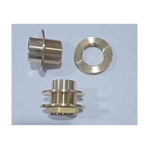 Exportateur en gros vendant des connecteurs de réservoir de gaz en laiton, acier, PVC et fer, de qualité supérieure, résistants à la corrosion et flexibles. - Product Image 1