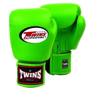 Nouveauté tendance : Gants de boxe Muay Thai pour adultes en cuir de qualité supérieure, anti-humidité, à doigts entiers, avec logo personnalisé, couleur Lime - Product Image 5