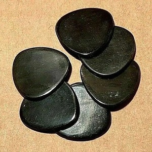 Plectre de guitare en corne de buffle naturel poli durable pour guitare acoustique, électrique, classique et basse - Product Image 2