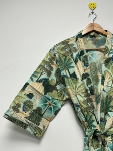 Robe Kimono Ample de Luxe à Col en V et Manches Longues, Imprimé Floral Bohème Dessiné à la Main, 100% Coton Respirant, Élégante pour le Printemps et les Vacances à la Plage - Product Image 3