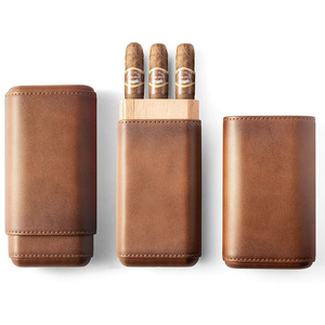 Estuche de puros de cuero premium con cortador integrado, estuche de transporte con cortador integrado y material de cuero genuino para mayor elegancia. - Product Image 2