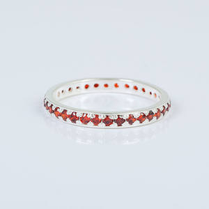 Anillo de Eternidad Completo de Alta Calidad en Plata de Ley 925 con Granates Rojos Naturales en Engaste Pavé, Joyería Fina para Mujer - Product Image 4