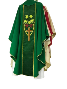 ชุดบาทหลวงสีเขียวมันวาว ผ้าโพลีเอสเตอร์ ปักลายทอง พร้อมผ้าคลุมไหล่  ใส่สบาย นุ่ม ทุกฤดู - Product Image 4