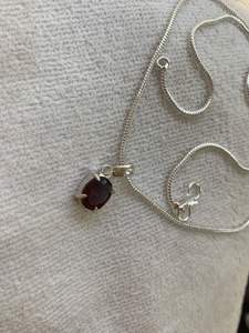 Elegante colgante ovalado de piedra roja con cadena de plata alemana, collar de piedra roja, colgante ovalado, cadena de serpiente de plata alemana, hecho a mano. - Product Image 2