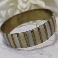 Bracelet jonc en nacre incrusté de coquille d'ormeau, style animalier, matériau organique, écologique, fait main, personnalisé