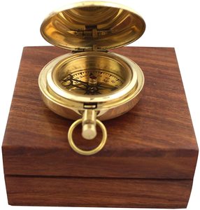 Boussole de poche magnétique artisanale en laiton antique, objet de collection nautique avec boîte en bois, décoration maritime vintage, cadeau - Product Image 4