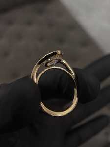 Bague de fiançailles en moissanite de qualité supérieure, bijoux élégants et raffinés pour les propositions, les mariages et les anniversaires, disponible à la vente - Product Image 2