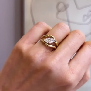 Bague unique en or massif 14 carats avec diamant marquise de 2,11 carats cultivé en laboratoire, pour femme, bijoux de mariage, cadeau surprise pour elle - Product Image 2