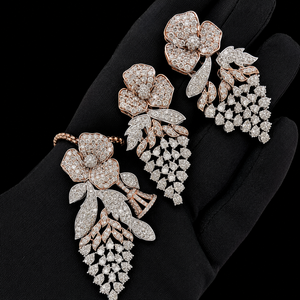 Ensemble de pendentif et boucles d'oreilles de luxe en diamants CVD floraux, sertis en or 14 carats, diamants de laboratoire E-F VVS VS, bijoux de mariée - Product Image 1