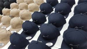 หมวกแก๊ปทรง Trucker แบบ 6 แผง ปรับแต่งได้ ระบายอากาศดี ด้านหลังเป็นตาข่าย ด้านหน้าเป็นผ้า ดีไซน์น้ำหนักเบา เหมาะสำหรับกีฬากลางแจ้ง แฟชั่นลำลอง - Product Image 5
