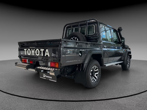 Toyota Land Cruiser GRJ79 Double Cabine Automatique 2024 – V6 4x4 Pick-up (Livraison en 3 mois) - Product Image 5