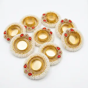 Support de bougie rond en or fait main avec embellissement en pierre rouge perlée pour la décoration de mariage, de Noël et de Pâques, décoration murale - Product Image 6