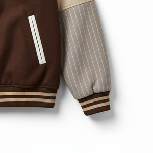 Chaqueta Varsity Heritage 1998 para Hombre, Color Marrón Beige, Bordada, Estilo Letterman, Corte Regular, Cuello Camisero - Product Image 5