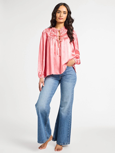 Chemisier bohème pour femmes, haut en coton à manches longues, col noué, coupe ample, haut décontracté rose - Product Image 4