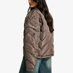 Chaleco Acolchado de Moda para Mujer con Logotipo Personalizado OEM, Chaqueta sin Mangas, Abrigo de Invierno Cálido y Holgado con Cuello Alto - Product Image 5