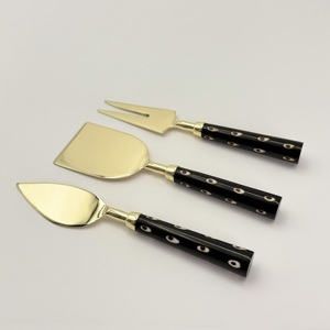 Ensemble de couteaux à beurre avec manche en résine unique et lames en acier inoxydable, ensemble de trois ustensiles de cuisine avec lames tranchantes compatibles lave-vaisselle - Product Image 3