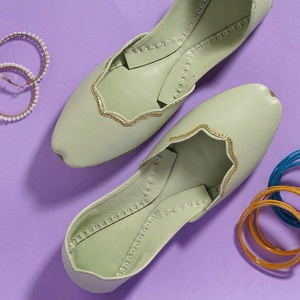 Chaussures traditionnelles faites à la main pour femmes, Khussa, chaussures de mariage, Mojari, Juti, Punjabi Jutti, sandales ethniques, Multani Khussa - Product Image 6