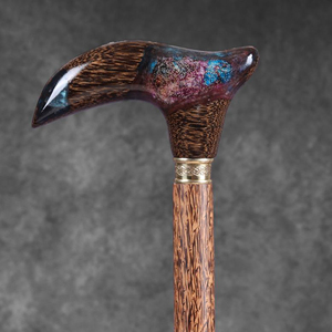 Bâton de marche traditionnel en bois avec finition en écorce naturelle, canne de marche en bois de qualité supérieure pour le marché des cadeaux, bâton de randonnée artisanal en bois dur - Product Image 1