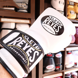 Gants de boxe unisexes en cuir PU de haute qualité Cleto Reys - Professionnels, respirants, anti-humidité, fermeture personnalisable, couleurs au choix - Product Image 3