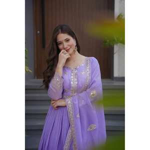 Robes de soirée de créateur Robe de soirée avec aspect élégant Dupatta - Product Image 4