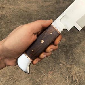 Cuchillo Bowie de Caza de Acero de Damasco Forjado a Mano con Mango de Madera para Supervivencia, Camping y Uso en Exteriores, Grado Industrial OEM - Product Image 4
