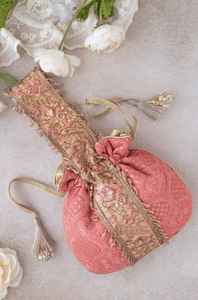 Pochette brodée en satin bleu ciel, faite à la main, avec cordon de serrage perlé, pour mariage ethnique, soirée, pochette de mariée, sac à main pour femme - Product Image 2