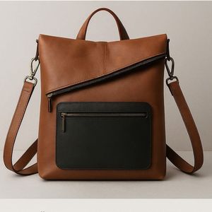 Este artículo es un bolso de mano estructurado de color verde con cierre de broche dorado y acabado similar al cuero. - Product Image 2