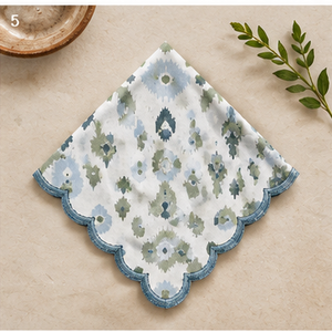 Nappe de table carrée brodée traditionnelle RIDHi, 100% coton, faite à la main, lavable, écologique, personnalisable, bord festonné, motif floral - Product Image 1